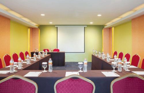 Semarang Hotel | Ibis Budget Semarang Tendean