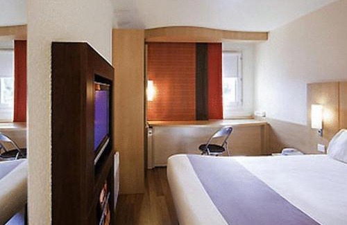 Cergy Hotel | ibis Cergy Pontoise Le Port
