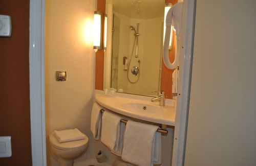 Le Pouzin Hotel | ibis Loriol Le Pouzin