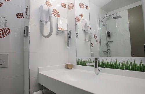 Lisieux Hotel | ibis Styles Lisieux Normandie