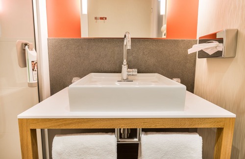 Chambray-les-Tours Hotel | ibis Styles Tours Sud