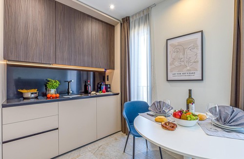 Lugano Apartment | Icon H 405 Suite Business
