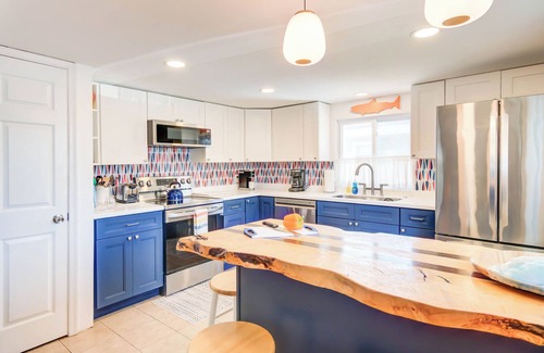 Rehoboth by the Sea House | Iconic A-Frame - Beach Block Dewey! Sleeps up to16! Walk Everywhere!