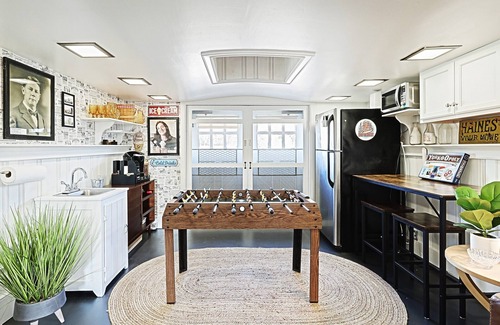 York Cottage | Iconic "Haines Shoe House" - Hot Tub & Firepit - Featured On HGTV