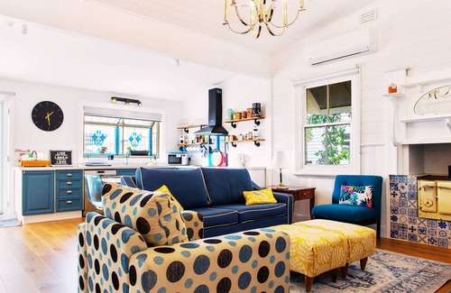 North Bendigo House | Iconic Renovated Period Home - Modern Upgrade & Close to CBD/Everything