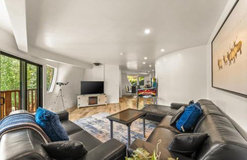 Intermountain Apartment | Iconic Vail Dome Unit 2