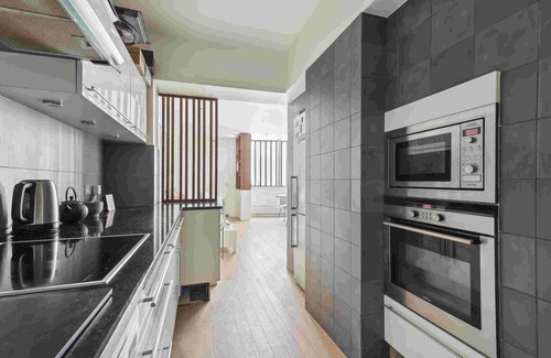 Passerelle Apartment | ID 421 stylish and renovated 2 bedrooms apartment in Passage du Genie