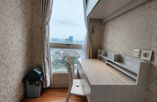 Old Jakarta Apartment | Studio18 @Elpis Kemayoran free Netflix & YouTube