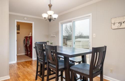 Morrilton House | Idas Ideal Homestead cozy 3Bed1Bath perfect for Work Stay or Family Vacay