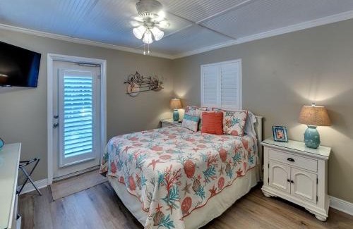 Bradenton Beach House | Ideal beach hideaway pool condo located between the island marina and beach
