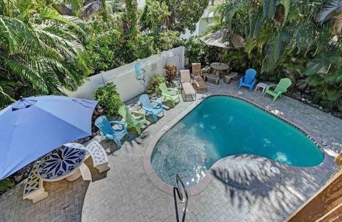 Bradenton Beach House | Ideal beach hideaway pool condo located between the island marina and beach