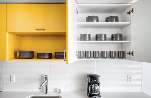 Wilburton Apartment | Ideal Bellevue 1BR w/BBQ, Gym, W/D, near Spring District, by Blueground