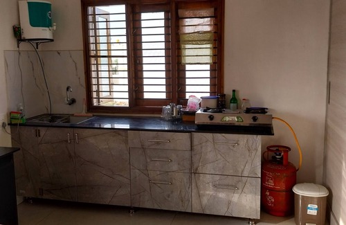 Mysore House | Ideal Cool Calm Room for Couples & Individuals with kitchenette