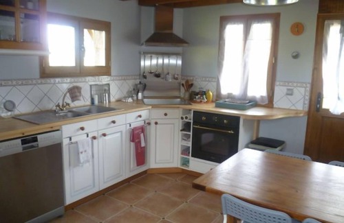 St-Cyr-de-Salerne Cottage | Ideal for 2 families (7-8 p.) Quiet, tree house, forest. 15% extra/week.