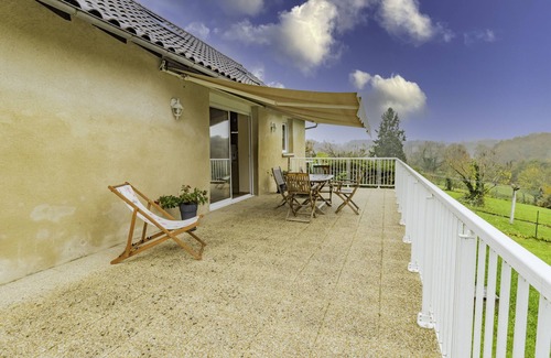 Saint-Jory-de-Chalais Cottage | Ideal for family of four/idéal pour famille de 4 personnes