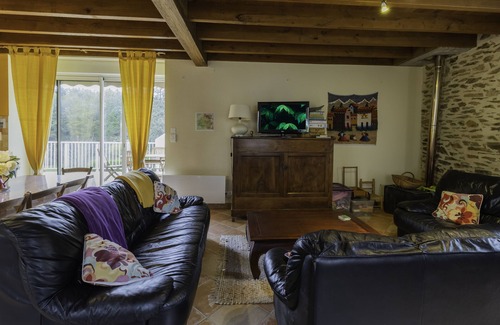 Saint-Jory-de-Chalais Cottage | Ideal for family of four/idéal pour famille de 4 personnes