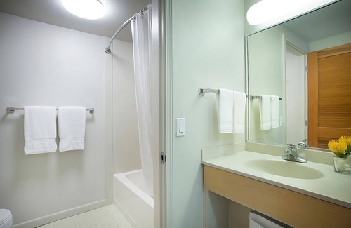 Kahului House | Ideal Hawaii Vacation! 2 Lovely Garden View Units, Pool