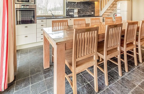 Alveringem House | Ideal Holiday Home in Gijverinkhove with Terrace, Garden