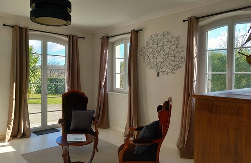 Mendionde House | Ideal house in Mendionde for 8, with large garden and modern amenities