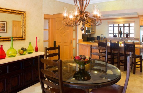 Los Cabos Condo | IDEAL Location on Medano Beach, fantastic view! Walking distance to everything, swim-up bar, acce.