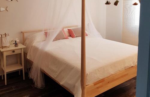 Llanca Apartment | Ideal parelles aptm amb encant estil Mediterrani i tranquil a Llançà