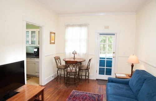 Lower State House | Ideal West Beach Location! Walk/Bike Everywhere! Rooftop Garden!