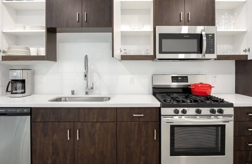 Westchester Apartment | Ideal Westchester 1BR w/ Pool, Gym, nr. beach & LAX, by Blueground