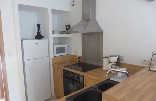 Clairvaux-les-Lacs Apartment | Ideally located apartment with terrace 10 minutes from the beach