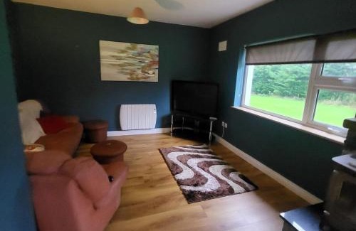 Newport House | Ideally located Country Cottage