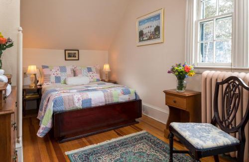 Watkins Glen Bed & Breakfast | Idlwilde Inn