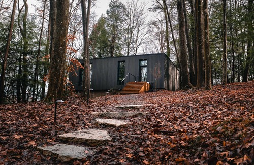 South Bloomingville Cottage | Idyll Reserve 4 | The Hillside - new, luxe, hot tub and fireplace