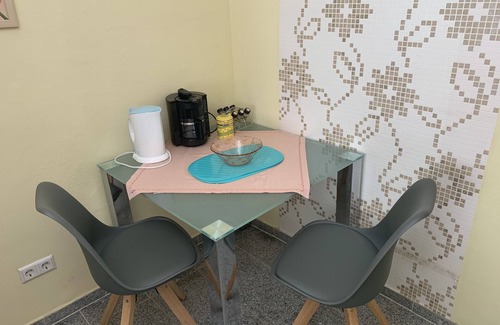 Edigheim Apartment | Idyllic 1-ZKB apartment, quiet, near BASF for holiday/business travelers