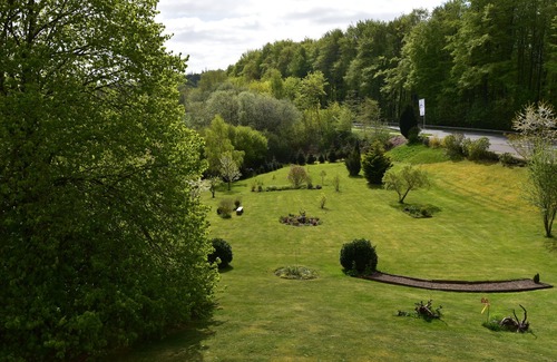 Gueby Apartment | Idyllic apartment with garden view and balcony