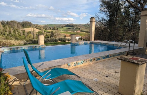 Cupramontana House | Idyllic artist's country house with pool & yoga room in a secluded location
