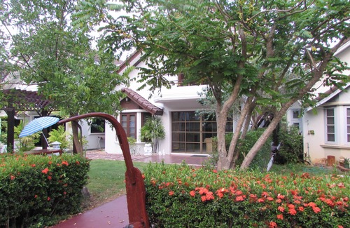 Kram House | Idyllic beach villa C8 in the tropical garden beach in front of the door