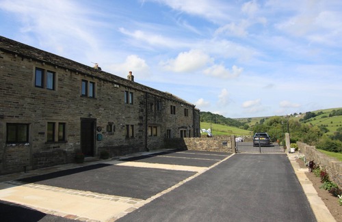 Ainley Top Cottage | Idyllic cottage in Slaithwaite, stunning views, heart of the countryside