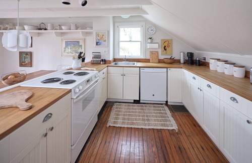 Baptistown Cottage | Idyllic Cottage in picturesque setting, minutes from Frenchtown!