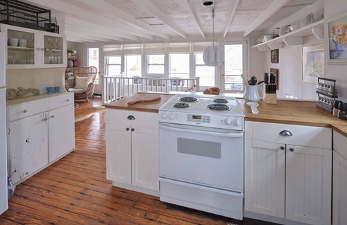 Baptistown Cottage | Idyllic Cottage in picturesque setting, minutes from Frenchtown!