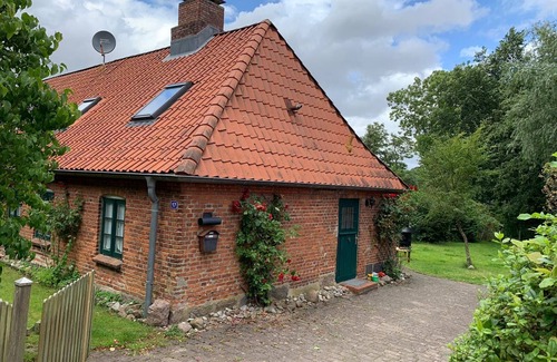 Barkelsby House | Idyllic farm cottage only 600 m from the Baltic Sea, natural beach, no car traffic