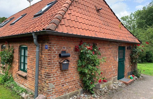Barkelsby House | Idyllic farm cottage only 600 m from the Baltic Sea, natural beach, no car traffic