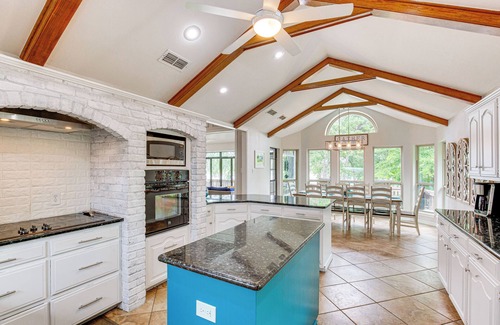 Smith County House | Idyllic Lakefront Retreat w/Dock & Boat House!