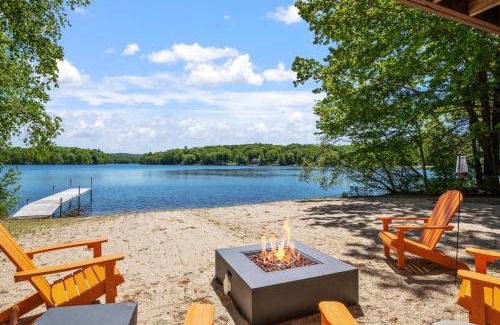 Locke Lake Colony House | Idyllic Lakeside Getaway home