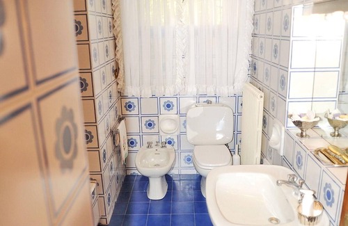 Cassano Valcuvia Apartment | Idyllic located 3½-room apartment with 2 bathrooms, garden and balcony