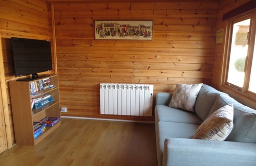 Stuppington Cabin | Idyllic Log Cabin in the garden of England