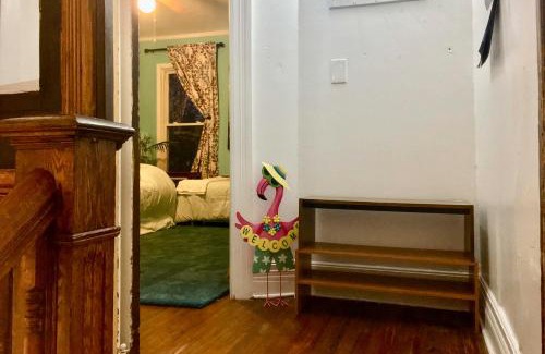 Rochester Apartment | Idyllic Rochester Apt with Hot Tub 2 Miles to Dtwn!