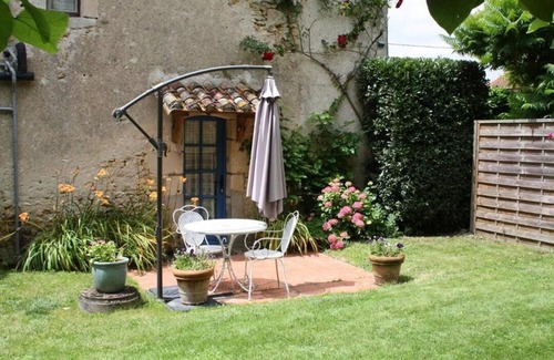 Antigny Apartment | Idyllic Studio Gite In Rural Stunning French Countryside With Pool