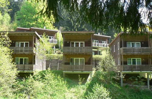 Grossbreitenbach House | Idyllically situated vacation home in the middle of the forest