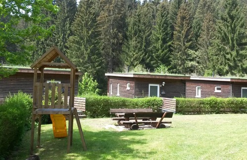 Grossbreitenbach House | Idyllically situated vacation home in the middle of the forest