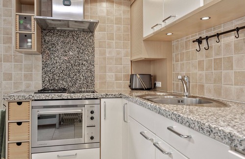Ouddorp House | Idyllically situated bungalow in a quiet green park with lots of privacy.