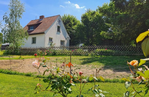 Schoepstal House | Idyllisch Gelegenes Ferienhaus mit Garten auf Reiterhof